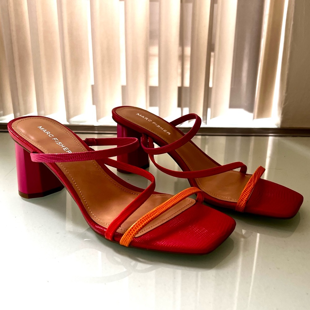NWOT Marc Fisher Low Heel Sandal